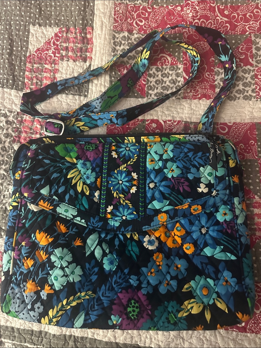 Vera Bradley Quilted Floral Crossbody Bag in Multicolor EUC